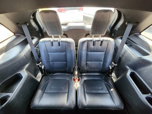 Used 2019 Ford Explorer XLT FWD image 20