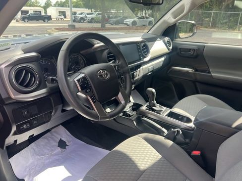 Used 2023 Toyota Tacoma SR5 AWD/4WD image 9