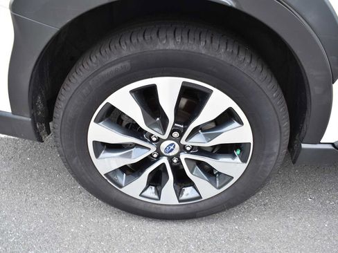 Used 2023 Subaru Outback Touring AWD/4WD image 11