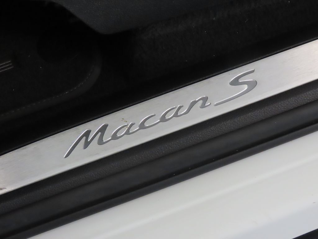 Used 2021 Porsche Macan S AWD/4WD image 43