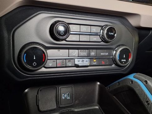 Used 2022 Ford Bronco Wildtrak AWD/4WD image 8