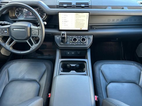 Used 2023 Land Rover Defender 130 X-Dynamic SE image 11