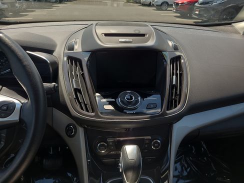 Used 2015 Ford C-MAX Energi SEL w/ Equipment Group 302A FWD image 19