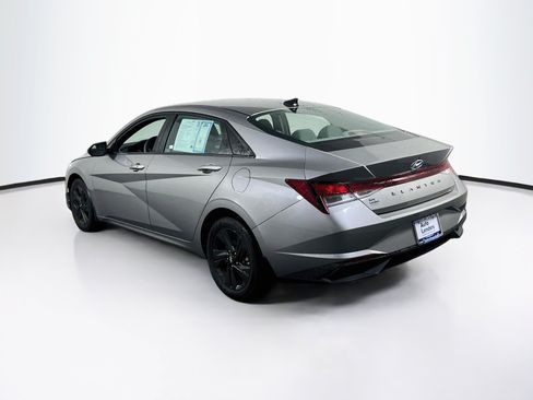 Used 2023 Hyundai Elantra SEL FWD image 7