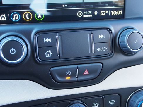 Used 2024 GMC Terrain Denali w/ Denali Premium Package image 26