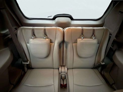 Used 2012 Toyota Highlander Limited image 18