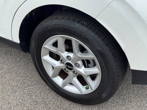 Certified 2025 Kia Soul LX w/ LX Technology Package image 5