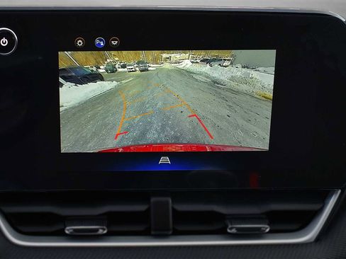 Used 2025 Chevrolet Equinox LT image 18