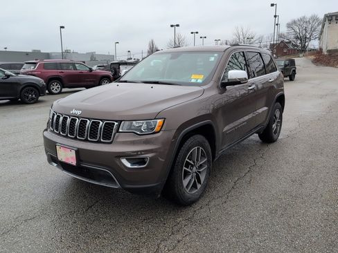 Used 2018 Jeep Grand Cherokee Limited image 3
