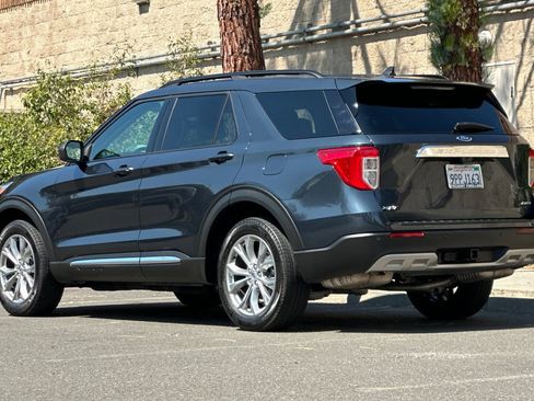 Certified 2024 Ford Explorer XLT w/ Equipment Group 202A AWD/4WD image 5