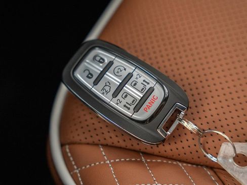 New 2026 Chrysler Pacifica Pinnacle image 43