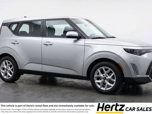 Used 2025 Kia Soul LX w/ LX Technology Package FWD image 1