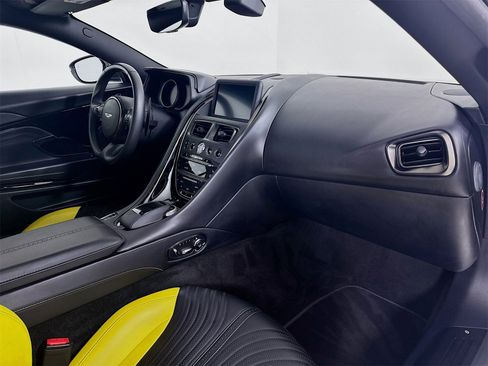 Used 2022 Aston Martin DB11 Coupe image 25