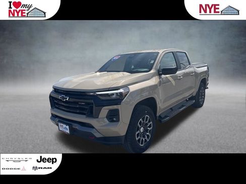Used 2024 Chevrolet Colorado Z71 w/ Z71 Convenience Package 2 AWD/4WD image 1