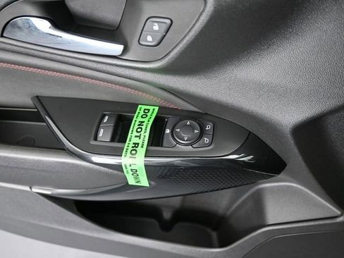 New 2026 Chevrolet Trax RS w/ Sunroof Package image 38