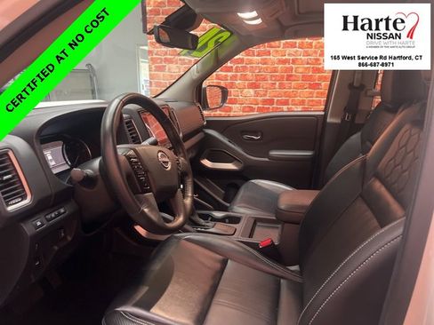 Used 2024 Nissan Frontier SL w/ Technology Package image 8