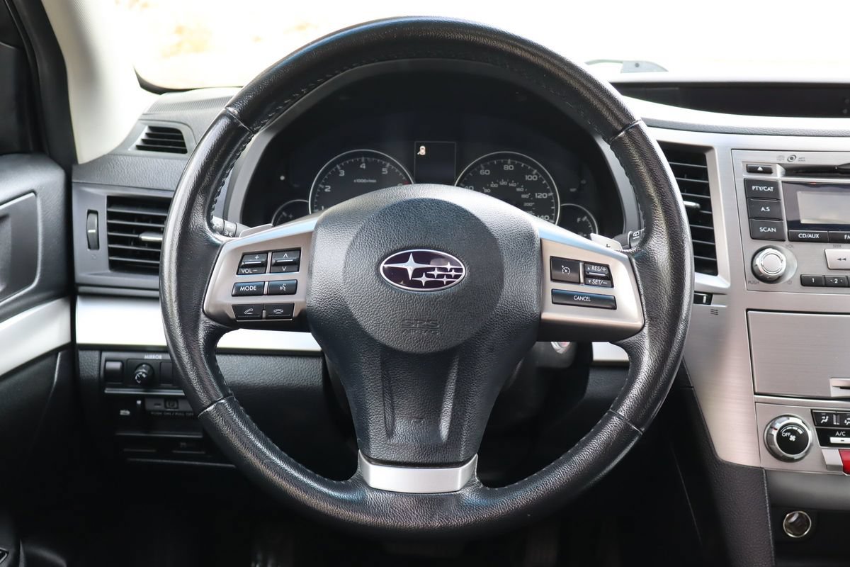 Used 2013 Subaru Outback 2.5i Premium AWD/4WD image 18
