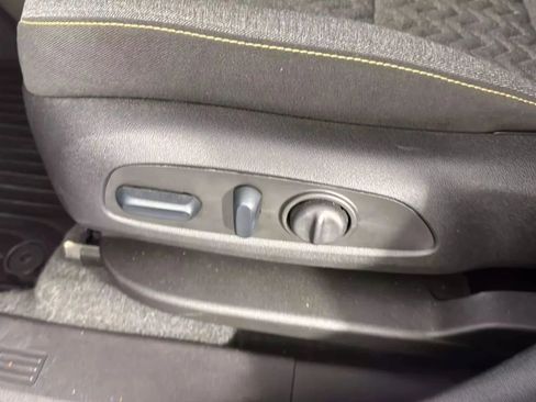 Used 2024 Chevrolet Equinox LT image 37