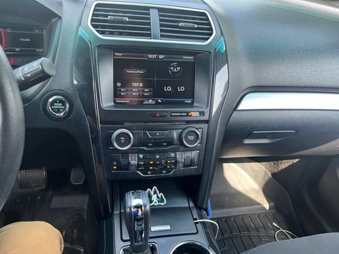 Used 2016 Ford Explorer XLT w/ Equipment Group 201A AWD/4WD image 8