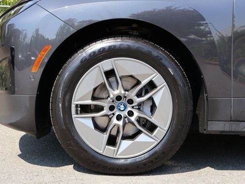 Used 2023 BMW iX xDrive50 AWD/4WD image 28