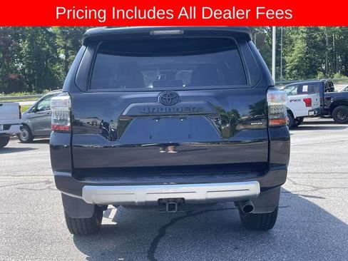 Used 2023 Toyota 4Runner TRD Off-Road Premium w/ Moonroof Package AWD/4WD image 4