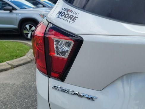 Used 2019 Ford Escape SEL FWD image 9