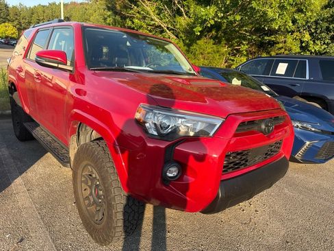 Used 2023 Toyota 4Runner TRD Off-Road Premium w/ Moonroof Package AWD/4WD image 4
