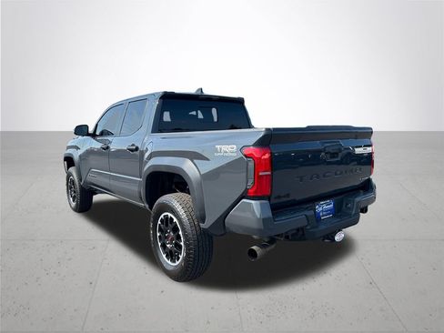 Used 2025 Toyota Tacoma TRD Off-Road w/ TRD Off Road Upgrade Package AWD/4WD image 9