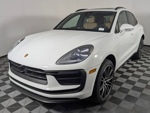 New 2026 Porsche Macan image 1