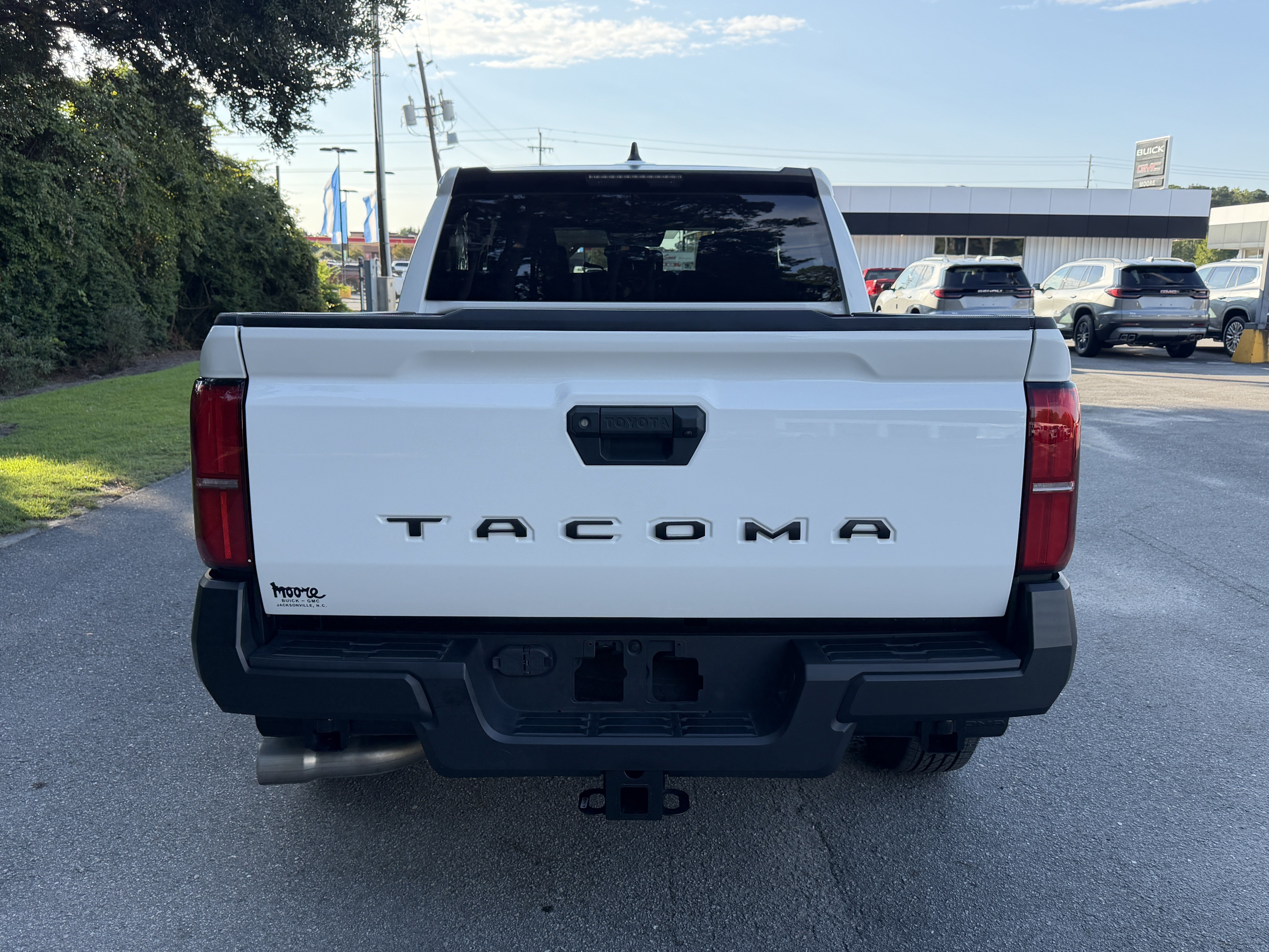 Used 2024 Toyota Tacoma SR RWD image 9