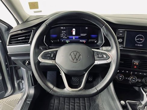 Used 2024 Volkswagen Jetta SE image 20