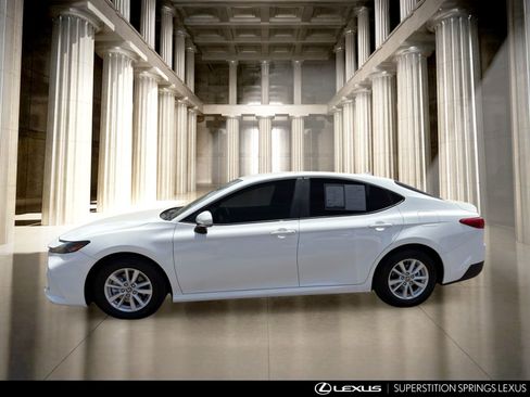 Used 2025 Toyota Camry LE FWD image 8