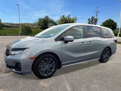 New 2025 Honda Odyssey Touring