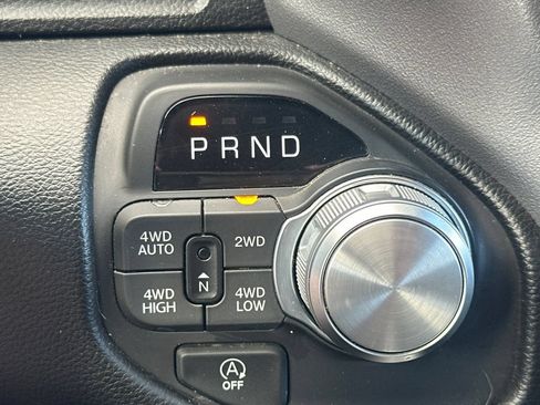 Used 2025 RAM 1500 Laramie AWD/4WD image 31