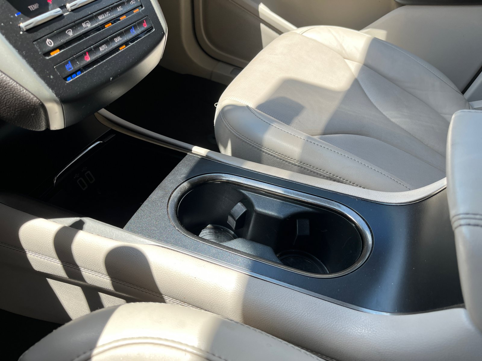 Used 2019 Lincoln MKC Reserve FWD image 16