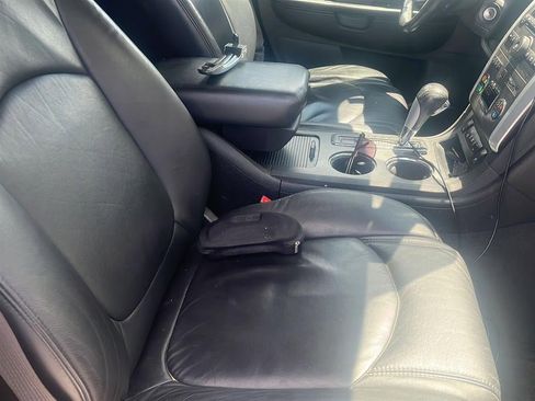 Used 2011 Chevrolet Traverse LT w/ Personal Connectivity Package FWD image 9