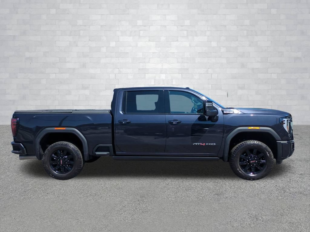 Used 2025 GMC Sierra 2500 AT4 w/ AT4 Premium Plus Package AWD/4WD image 3