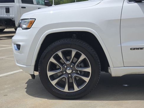 Used 2017 Jeep Grand Cherokee Overland AWD/4WD image 8