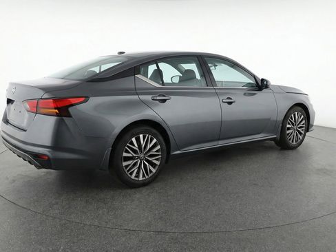 Used 2025 Nissan Altima 2.5 SV image 7