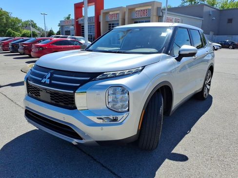 Used 2025 Mitsubishi Outlander SE AWD/4WD image 19