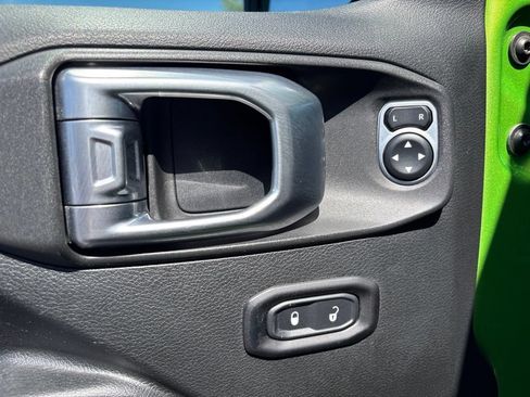 Used 2019 Jeep Wrangler Unlimited Sport S AWD/4WD image 17