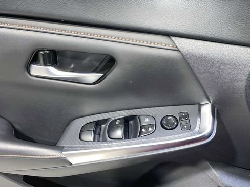 Used 2023 Nissan Sentra SR w/ Electronics Package image 23