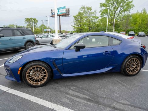 Used 2025 Toyota GR86 Premium w/ ALL Weather Mat Package (TMS) RWD image 3