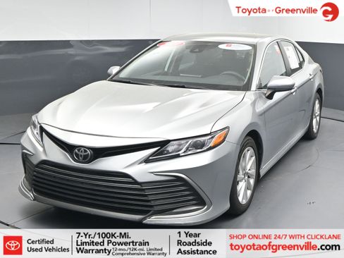 Certified 2021 Toyota Camry LE image 1