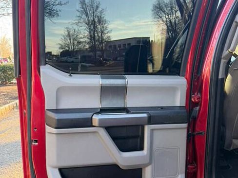 Used 2020 Ford F250 XLT w/ XLT Premium Package image 26