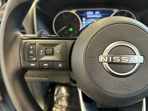 Certified 2022 Nissan Rogue SV image 13