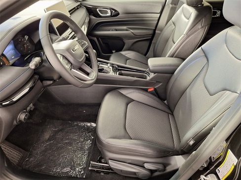 New 2026 Jeep Compass Latitude image 9