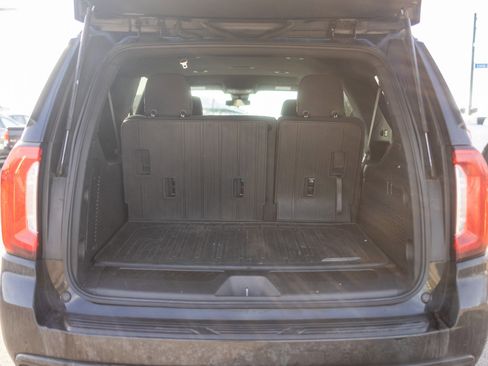 Used 2023 GMC Yukon XL SLE image 18