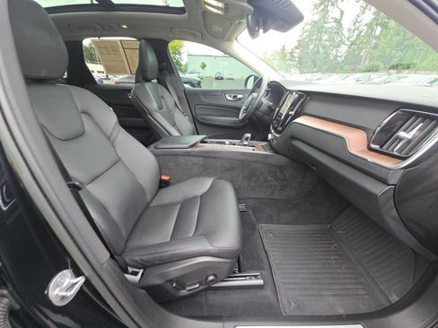 Used 2023 Volvo XC60 B5 Plus w/ Climate Package AWD/4WD image 11