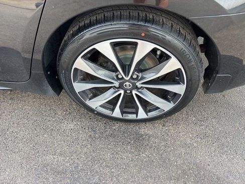Used 2017 Nissan Maxima 3.5 SL FWD image 44
